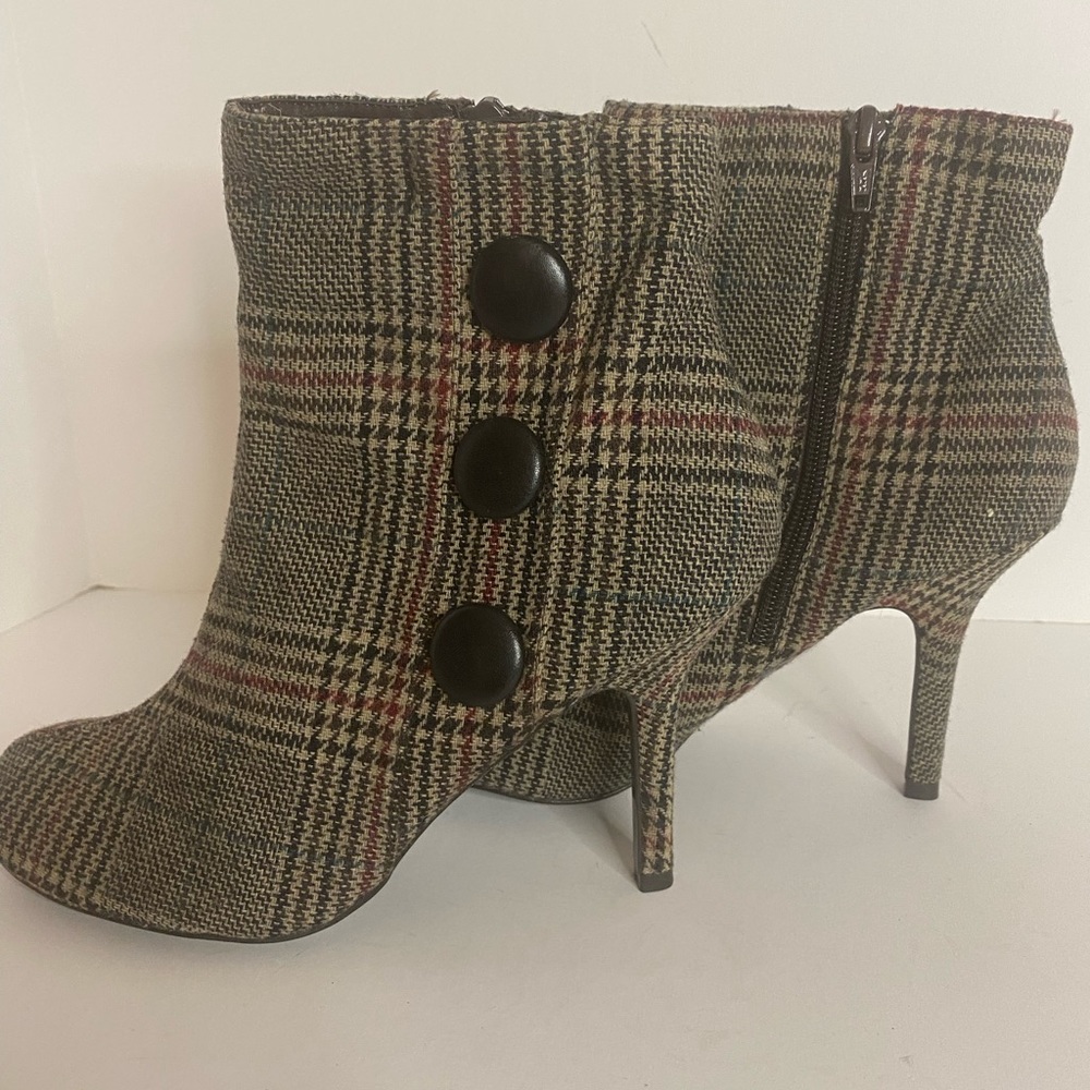 Diba Haig Ankle Boots Booties Heels Size 9M Brown/Red Plaid Buttons